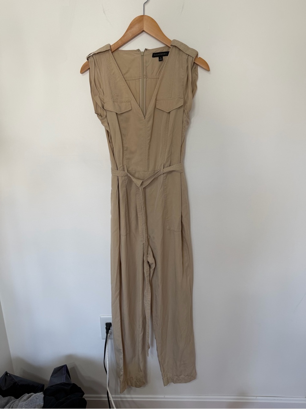 Banana Republic Khaki Utility Jumpsuit Size 6 Belted Cargo Safari Sleeveless